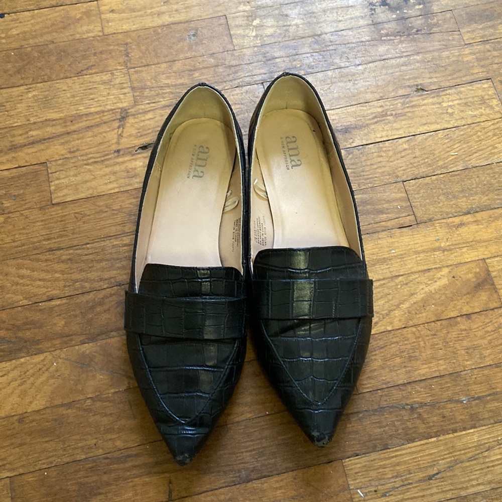 4/$10- Black Pointed Flats